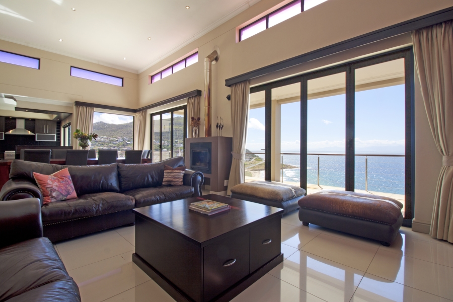 To Let 3 Bedroom Property for Rent in Cairnside Western Cape